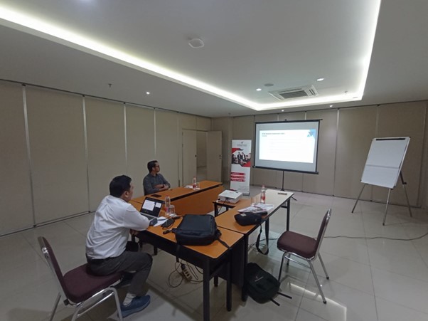 TRAINING OIL ANALYSIS AND TRIBOLOGY